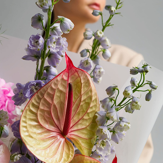 “Air Kiss” Signature Bouquet