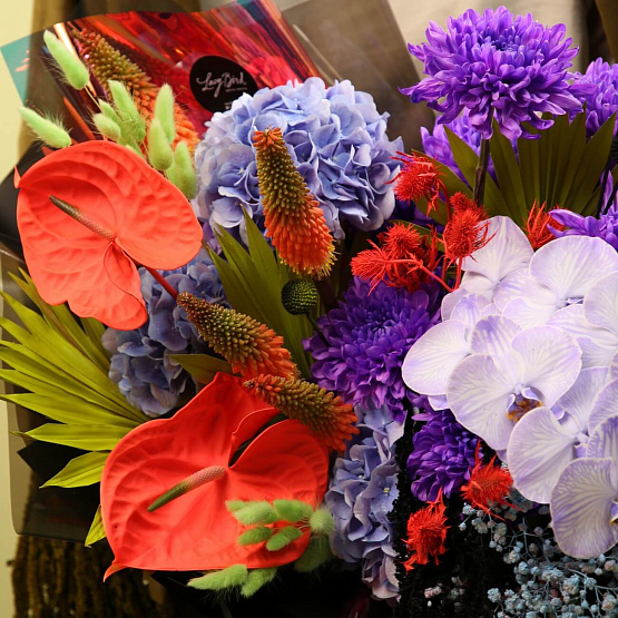 Signature Bouquet in the style of BALENCIAGA