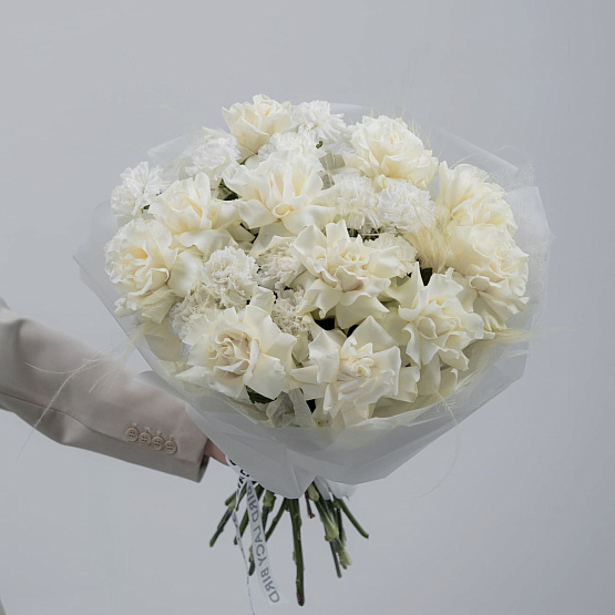 French Roses “Playa Blanca” and Dianthus with Stipa Duo Bouquet