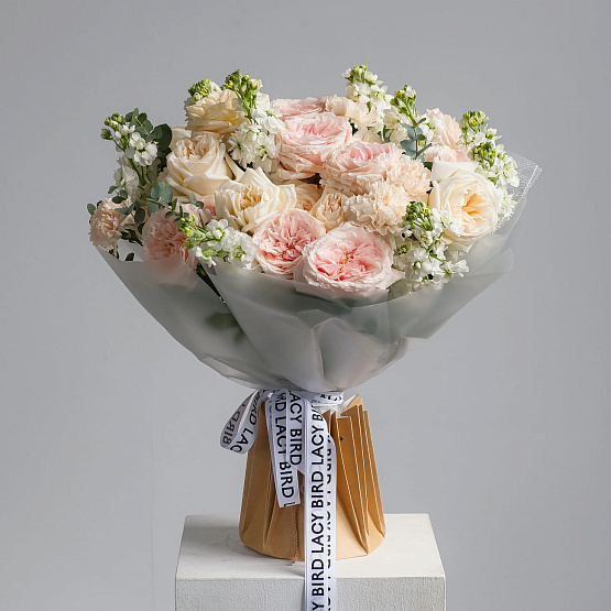 “Trembling Feelings” Trio Bouquet