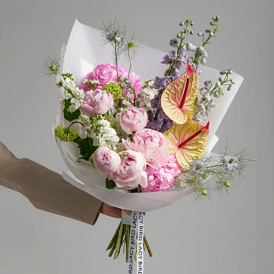 “Air Kiss” Signature Bouquet