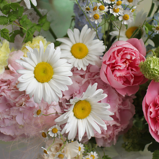 “Summer Kiss” Signature Bouquet