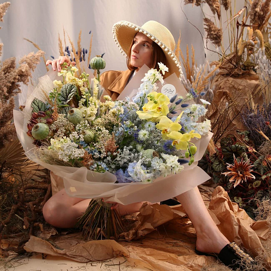 Signature Bouquet in the style of DIOR