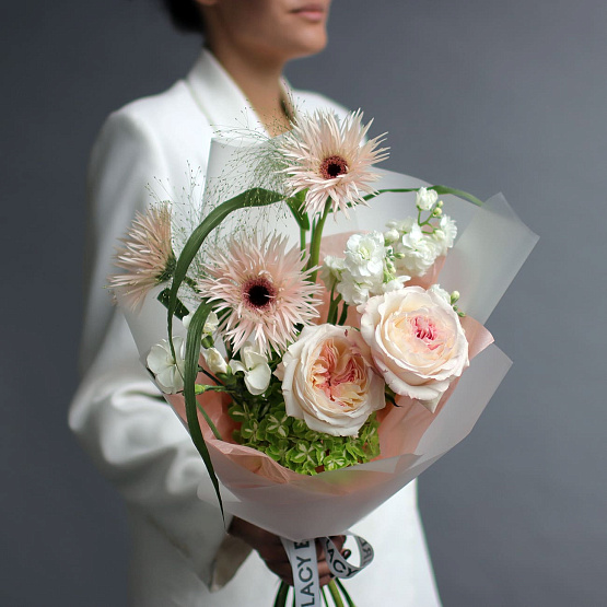 “Slight Smile” Bouquet