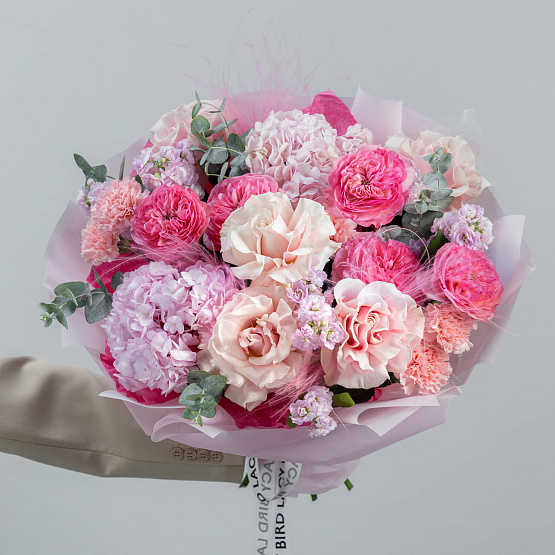 “Wonder” Signature Bouquet