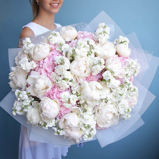 “Touching” Trio Bouquet