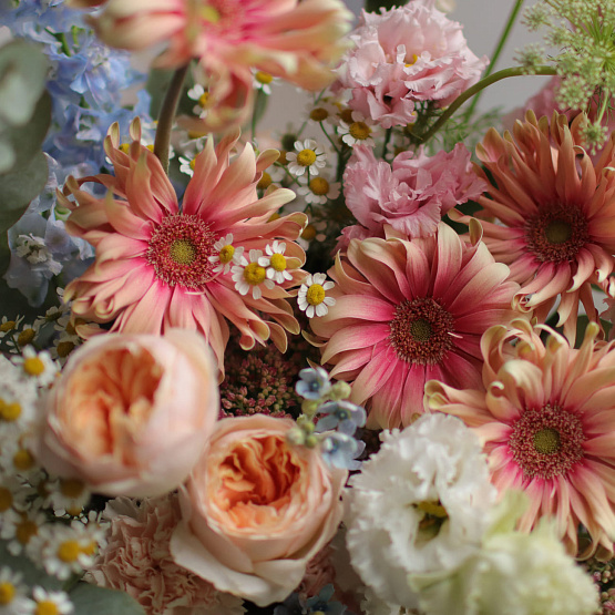 “Lacework” Signature Bouquet