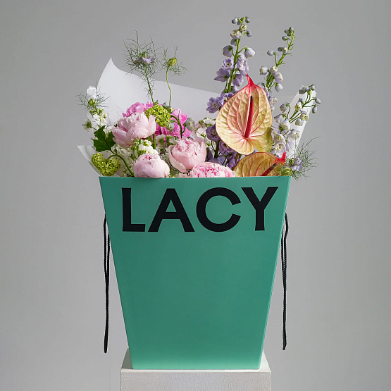 “Air Kiss” Signature Bouquet