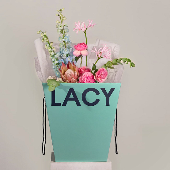 Signature bouquet with protea