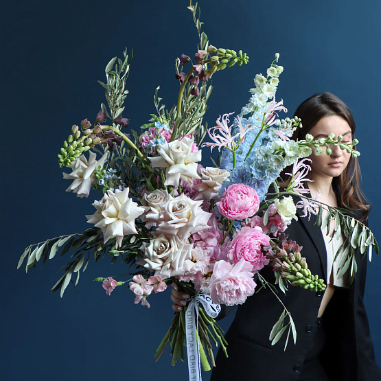 “Blooming World” Signature Bouquet