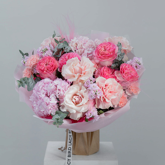 “Wonder” Signature Bouquet