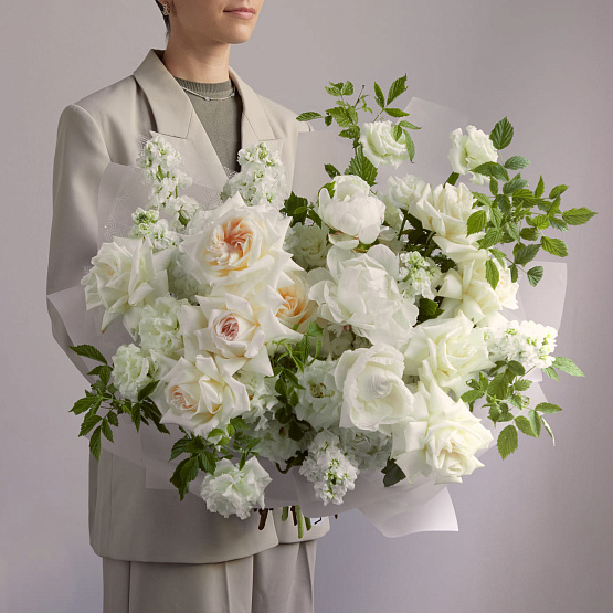 “Moonlight” Signature Bouquet